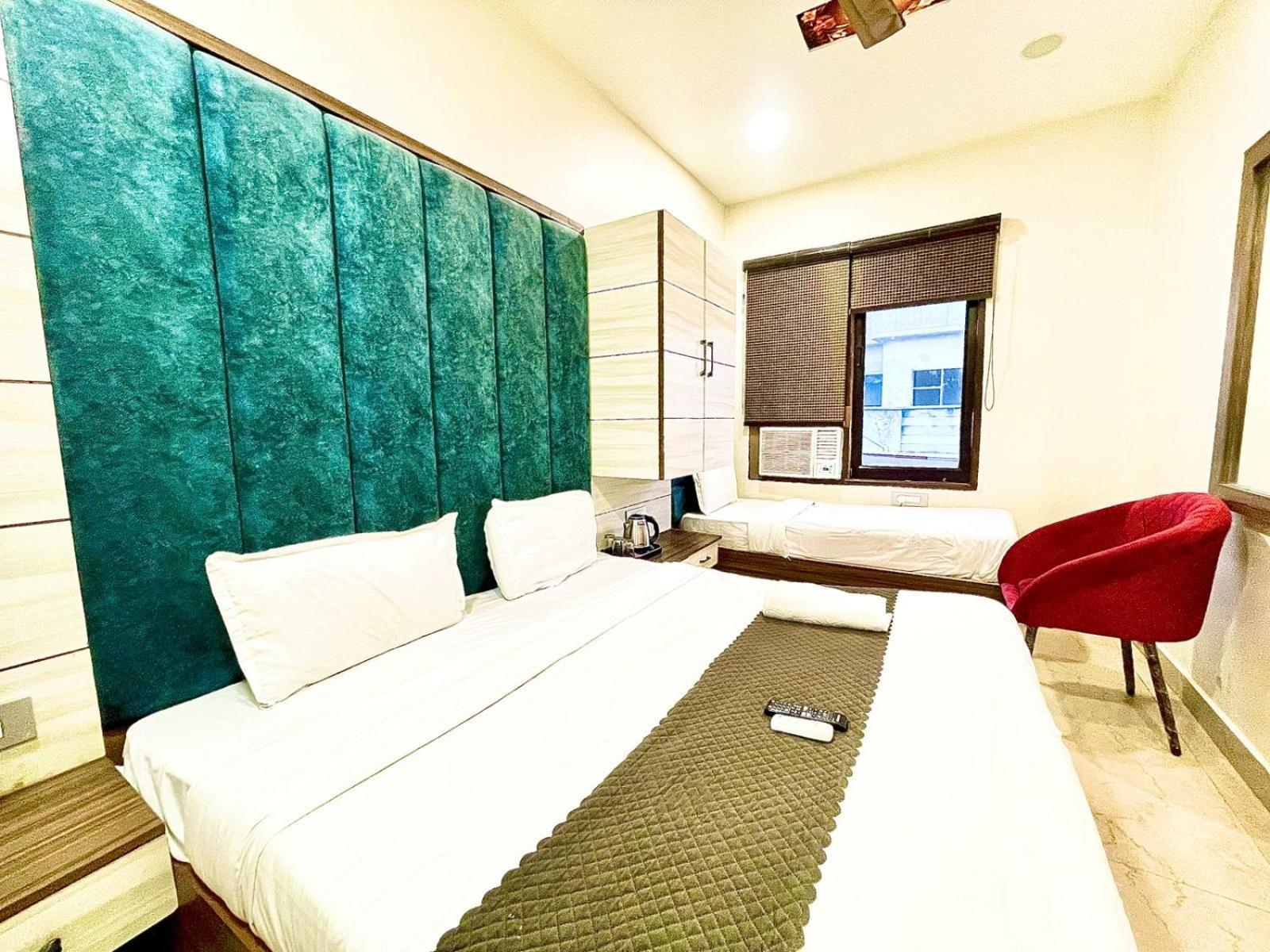 Blackwood Near Golden Temple -140 Mtrs Amritsar Exterior photo