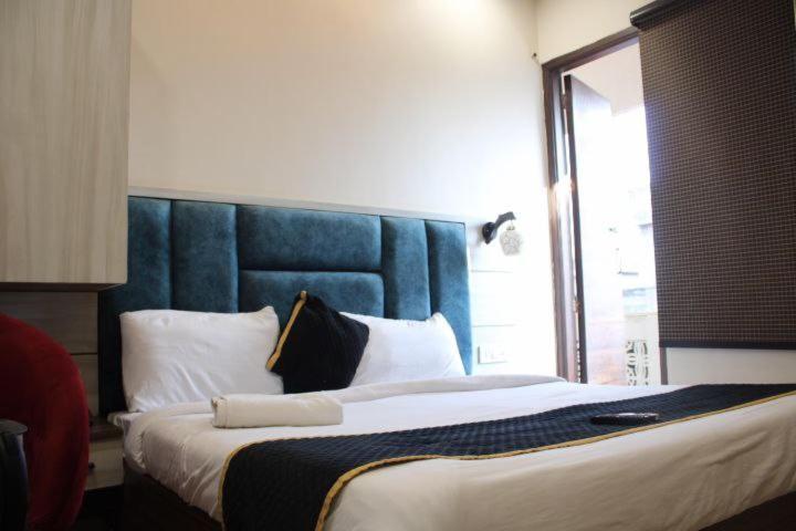 Blackwood Near Golden Temple -140 Mtrs Amritsar Exterior photo